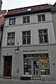 Stralsund, Badenstrasse 49 (2012-03-18), por Klugschnacker na Wikipedia.jpg