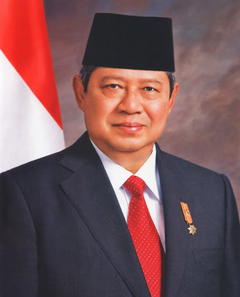 Susilo Bambang Yudhoyono 2009 official portrait.png
