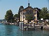 Rathaus von Tegernsee vom See aus gesehen