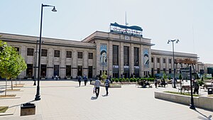 Dworzec kolejowy w Teheranie w 2018 roku.jpg