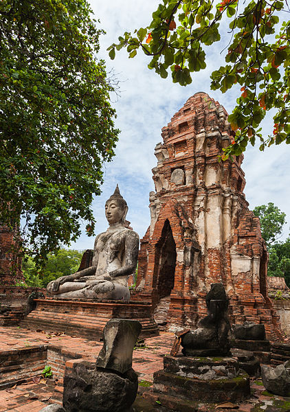 File:Templo Mahathat, Ayutthaya, Tailandia, 2013-08-23, DD 08.jpg