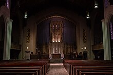 Inside the sanctuary at the Kimbark Church, facing the altar The First Presbyterian Church of Chicago, facing the Nave.jpg