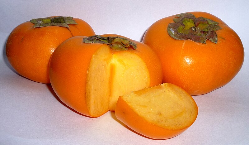 File:Threekakifruit-cutopen.jpg