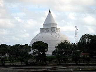 Tissamaharama stupa Tissamaharama Dagoba, 0648.jpg