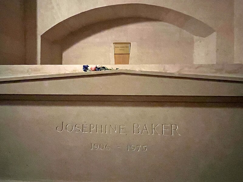 File:Tomb of Joséphine Baker in Panthéon, Agust 2023.JPG