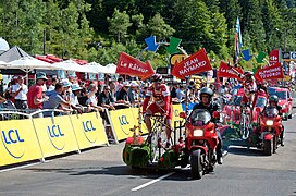La caravane parodie son Tour de France.