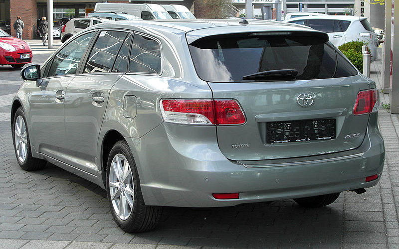 File:Toyota Avensis Combi III 2.2 D-4D rear 20100501.jpg