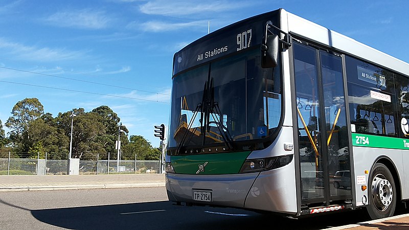 File:Transperth Volvo B8RLE (Volgren Optimus) TP2754 @ Armadale Station (Front Shell Nearside Close-Up).jpg