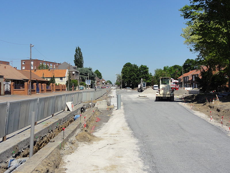 File:Travaux de la branche vers Vieux-Condé de la ligne B du tramway de Valenciennes en mai 2012 (242).JPG