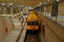 A train at Bundestag station U55 Bundestag 2009-08-10 2.jpg