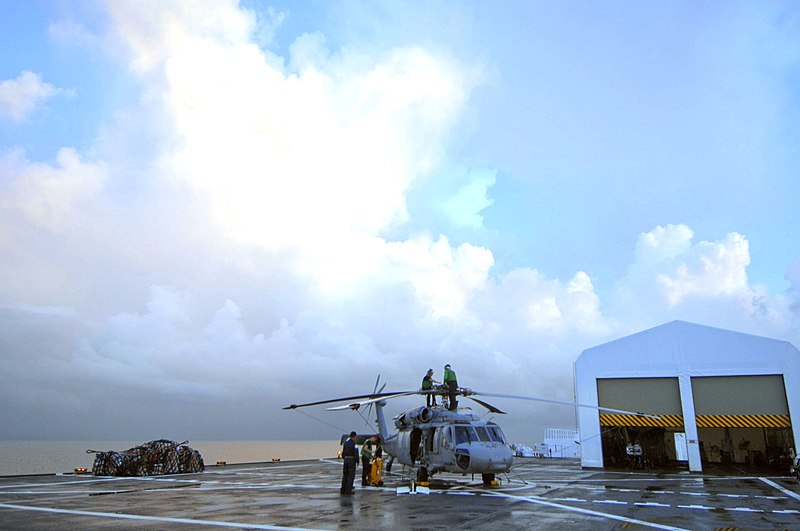 File:US Navy 070627-N-0194K-006 The maintenance crew assigned to Helicopter Sea Combat Squadron (HSC) 28 works on an MH-60S Seahawk aboard Military Sealift Command hospital ship USNS Comfort (T-AH 20).jpg