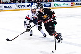 Ushenin și Miklik 04.02.2016 Amur Khabarovsk - Slovan Bratislava KHL-game.jpg