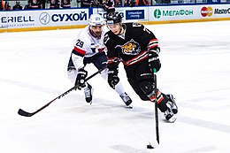 Ushenin et Miklík 04/02/2016 Amur Khabarovsk - Slovan Bratislava KHL-game.jpg