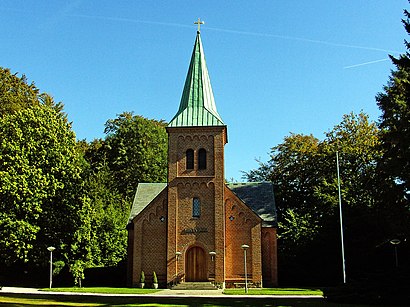 Sådan kommer du til Vedbæk Kirke med offentlig transport – Om stedet