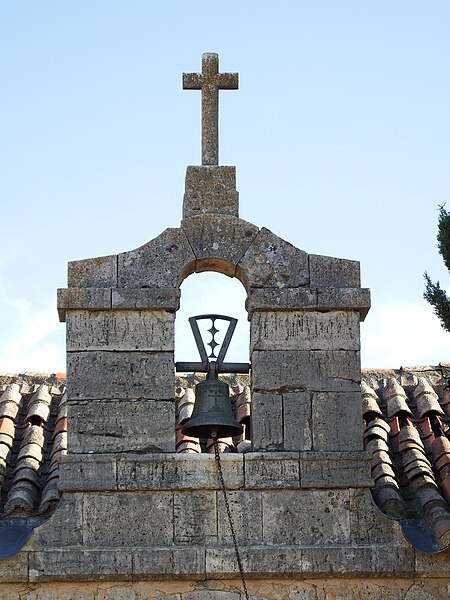 File:Villavendimio cemetery d.jpg