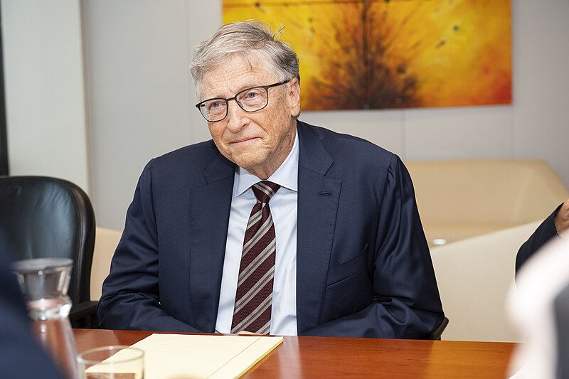 800px-Visit_of_Bill_Gates_to_the_Europea