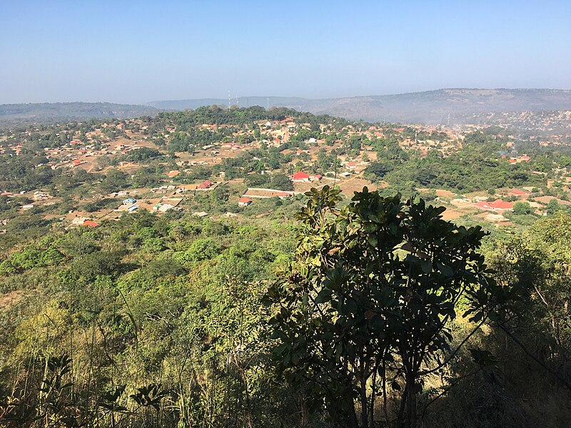 File:Vue de la ville de Telimele en Guinée.jpg