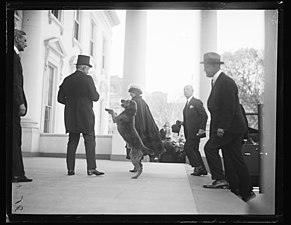 Laddie Boy rep al President Harding a la Casa Blanca.