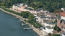 Luftbild vom Rheinufer in Wiesbaden-Biebrich mit dem Biebricher Schloss