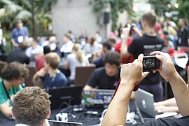 Photo pendant la présentation du Hackathon