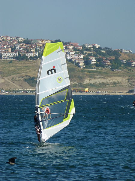 File:Windsurfing Mimarsinan Istanbul 1130243.jpg