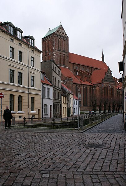 File:Wismar-Frische-Grube-St.-Nicholai.jpg