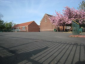Ysgol Pontlliw. Pontlliw School. - geograph.org.uk - 405025.jpg