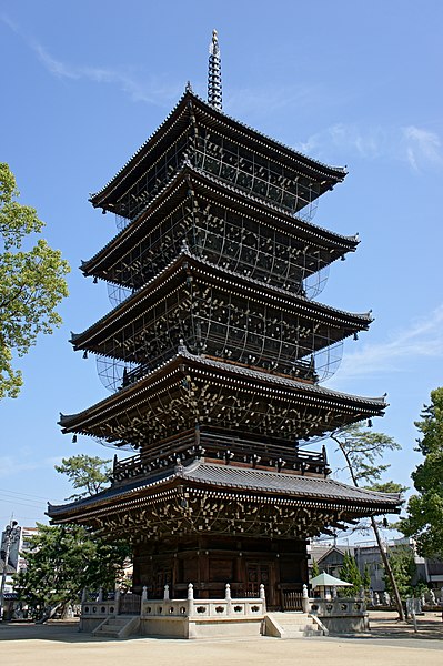 File:Zentsu-ji in Zentsu-ji City Kagawa pref10s3s4592.jpg