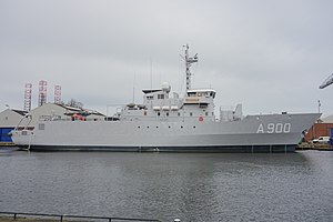 Zr. Ms. Mercuur afgemeerd in Den Helder.jpg