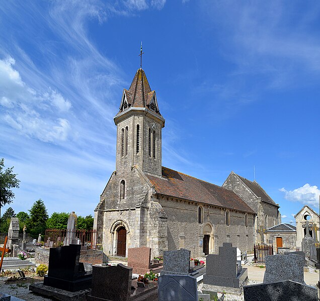 File:Église Saint-Aubin de Saint-Aubin-d'Arquenay. Vue sud-ouest.jpg