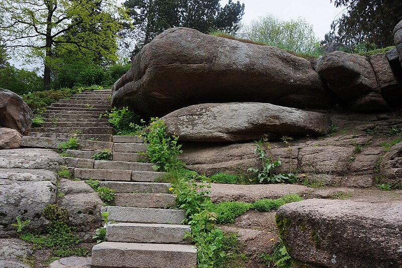 File:Парк Софіївка Гранітні сходи.jpg