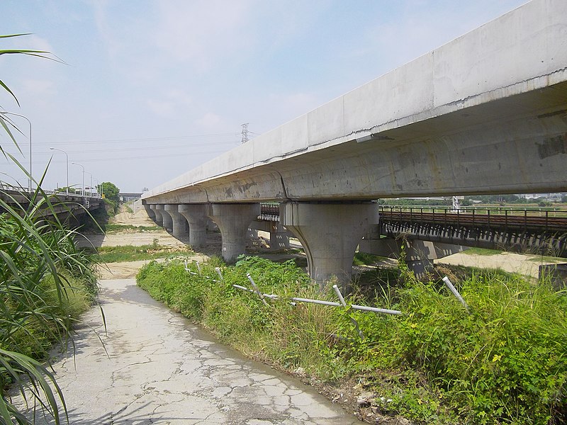 File:鹽水溪橋改建工程-土建部份 - panoramio (1).jpg