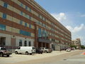 Затвор 1200 в Хюстън, Тексас, сградата служи едновременно като затвор и управление на Шерифския офис.