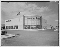 Martin's Babylon Store exterior, August 1956, Gottscho-Schleisner Collection (Library of Congress) 1956-BabylonExteriorofMartins.jpg