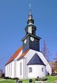 Kirche mit Ausstattung, Einfriedungsmauer und Portal des Kirchhofes, Kriegerdenkmal für die Gefallenen des Ersten und Zweiten Weltkrieges, Grabfeld mit Einzelgräbern für Soldaten, gefallen im Zweiten Weltkrieg, und eine DRK-Schwester, Grabmal für Familie Junghans sowie Lutherlinde (Einzeldenkmale der Sachgesamtheit 09303813)