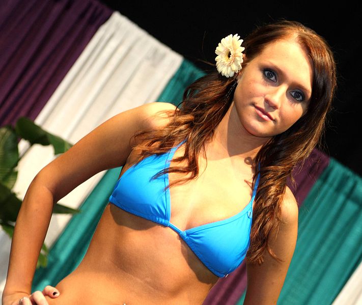 File:2009 Run to the Sun Fashion Show in Anchorage Alaska 08.jpg