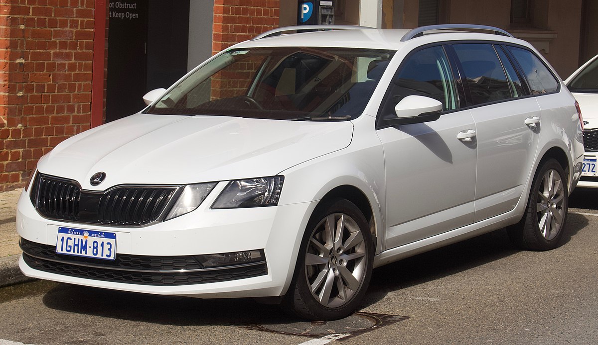 File:2018 Skoda Octavia (5E MY18.5) 110TSI station wagon (2018-08-27)  01.jpg - Wikipedia