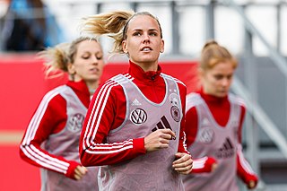 <span class="mw-page-title-main">Lena Petermann</span> German footballer