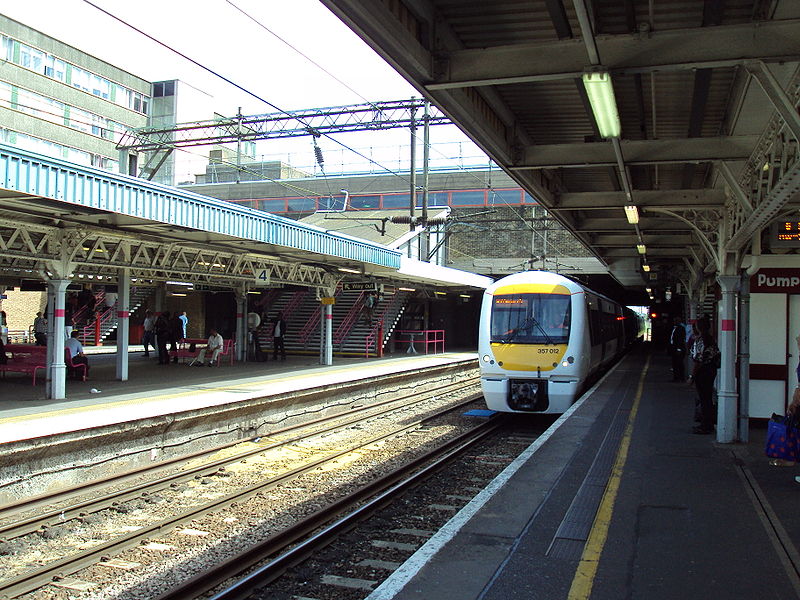 File:357012 arrives at Barking - DSC06993.JPG