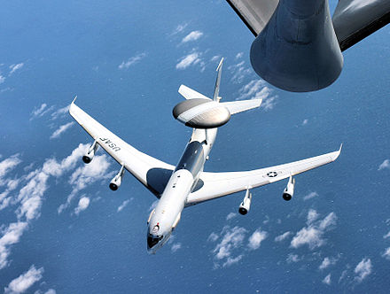 Воздушное движение. E-3 Sentry. E-3 Sentry AWACS refueling. E-3 Sentry дозаправка. ДРЛО Kc-135.