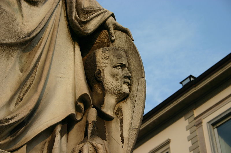 File:7993 - Verbania-Intra - Monumento a Lorenzo Restellini - Foto Giovanni Dall'Orto, 8-Sett-2007.jpg