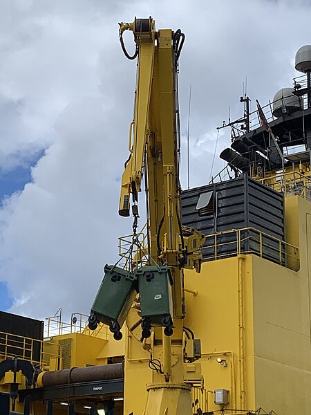 File:9423827 Njord Viking loading garbage bins.jpg