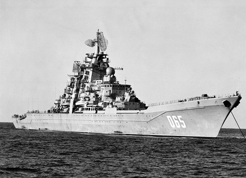 File:ARKR Kirov 1985 anchored.jpg