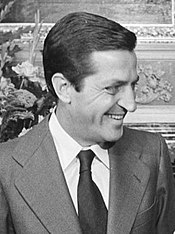 Adolfo Suarez 1977c (kesilgan) .jpg