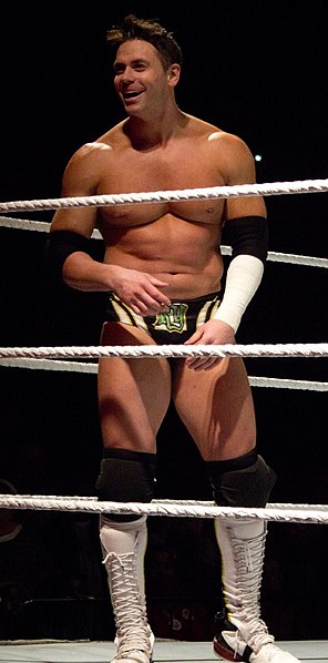 File:Alex Riley 2013.jpg