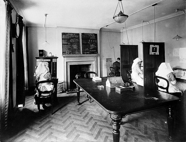 File:Ambulance Column depot, 9 Gower Street, London; the Telephon Wellcome L0026914.jpg