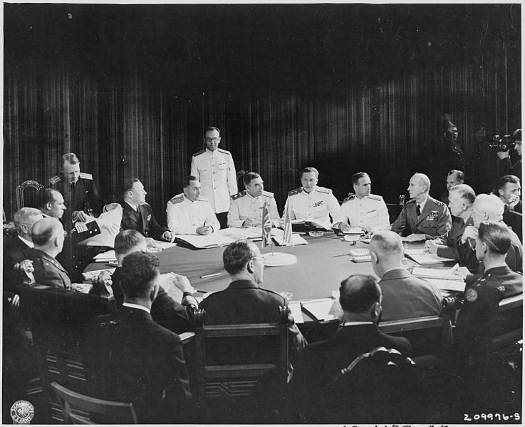 File:American and Russian Chiefs of Staff meet in the Cecilienhof Palace in Potsdam, Germany, Site of the Potsdam... - NARA - 198955.jpg