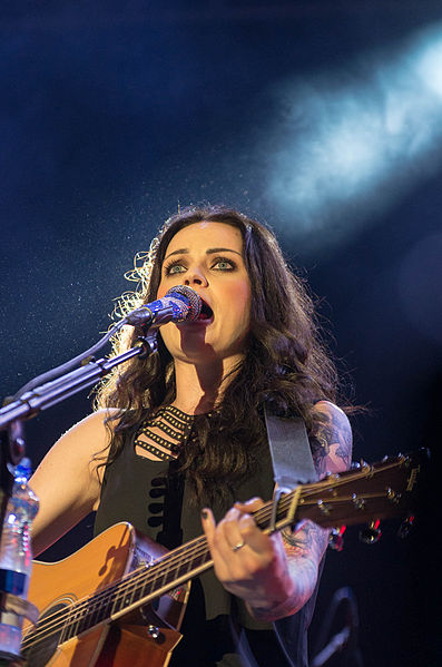 File:AmyMacdonaldLive2015.jpg