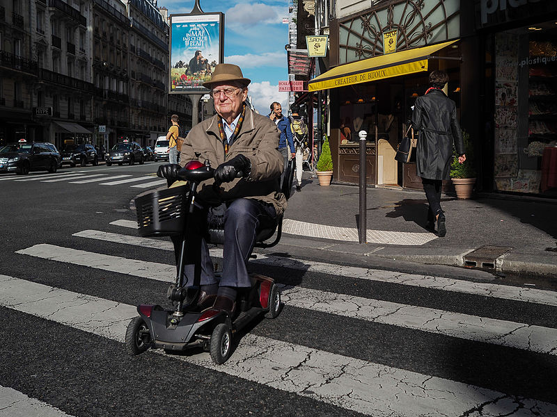 File:An old man, Rue d'Assas, Paris 6 October 2015.jpg