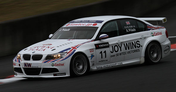 Andy Priaulx (BMW 320si) placed fourth in the Drivers Championship